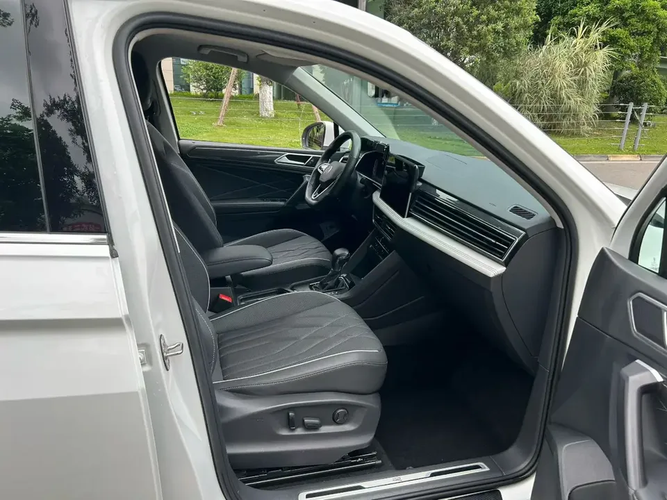 Volkswagen Tiguan L Tiguan L 2022 330TSI Automatic 2WD R-Line Enjoy Edition 2022 — миниатюра 5