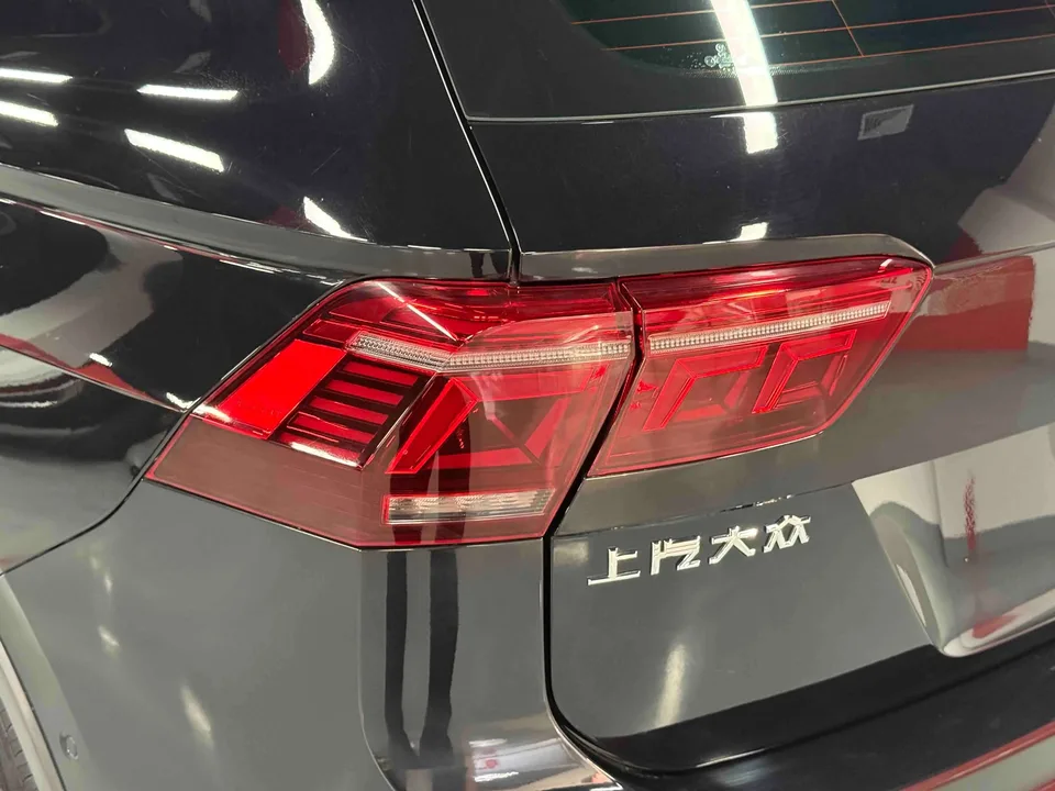 Volkswagen Tiguan L Tiguan L 2023 380TSI four-wheel drive R-Line flagship version 7 seats 2023 — миниатюра 4