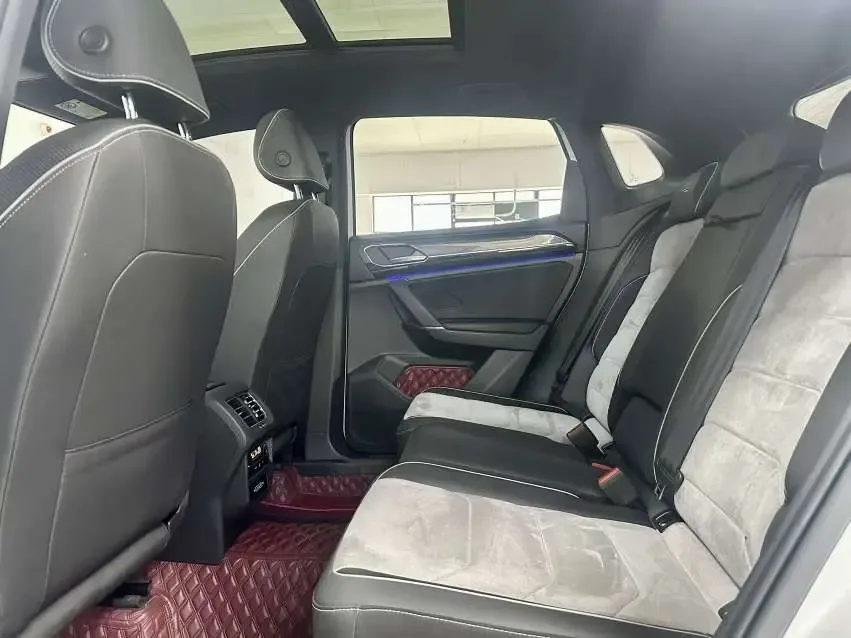 Volkswagen Tayron X 330TSI 2WD Flagship Smart Edition 2023 — миниатюра 3