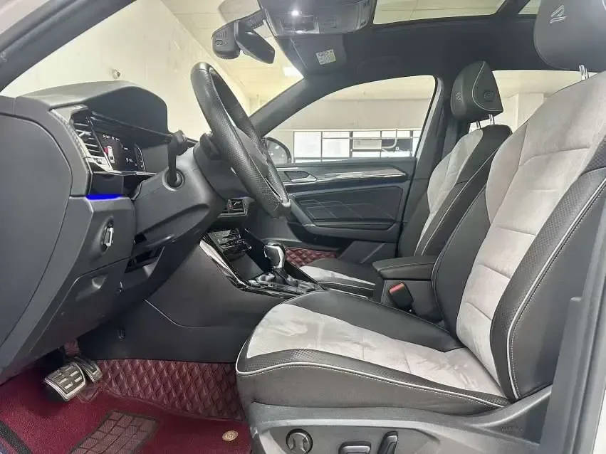Volkswagen Tayron X 330TSI 2WD Flagship Smart Edition 2023 — миниатюра 5