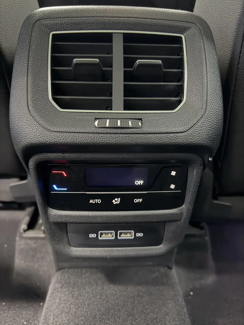 Volkswagen Tayron Tanyue 2022 280TSI 2WD Luxury Smart Edition 2022 — миниатюра 3
