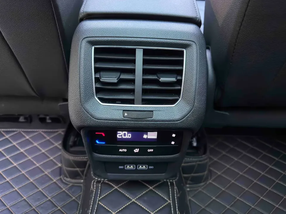 Volkswagen Tayron Tanyue 2022 280TSI 2WD Luxury Smart Edition 2022 — миниатюра 4