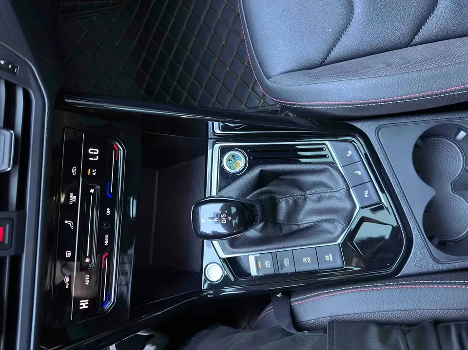 Volkswagen Tayron Tanyue 2022 280TSI 2WD Luxury Smart Edition 2022 — миниатюра 5