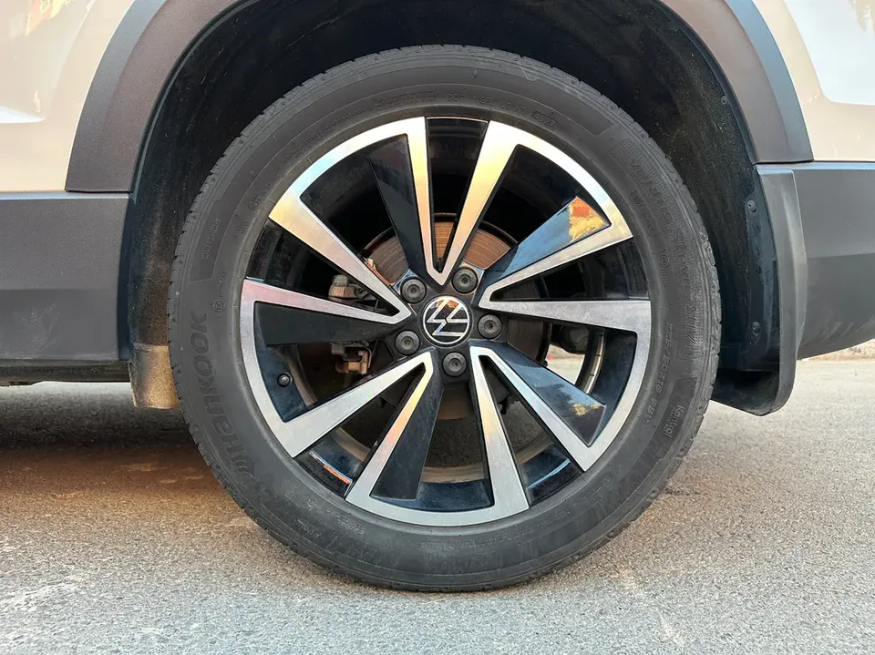 Volkswagen Tharu 280TSI 2WD Luxury Edition 2023 — миниатюра 2