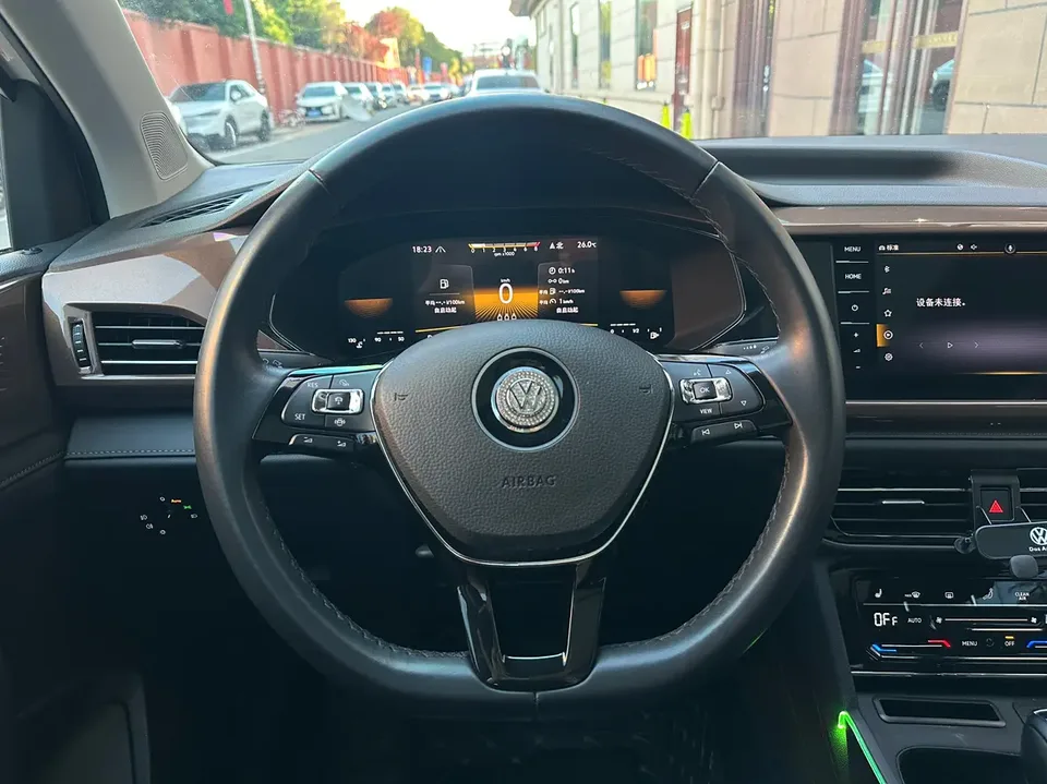 Volkswagen Tharu 280TSI 2WD Luxury Edition 2023 — миниатюра 4