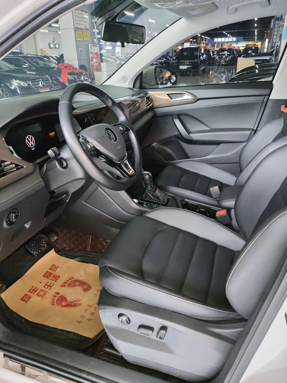 Volkswagen Tharu 280TSI 2WD Comfort Edition 2022 — миниатюра 5