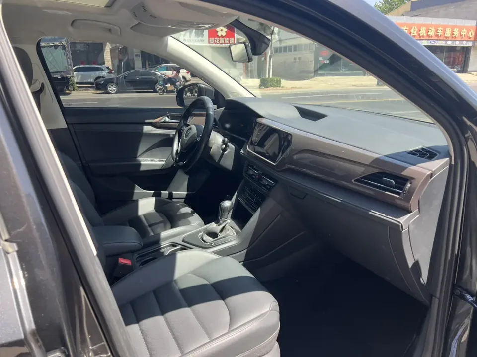 Volkswagen Tharu 280TSI 2WD Luxury Edition 2023 — миниатюра 4