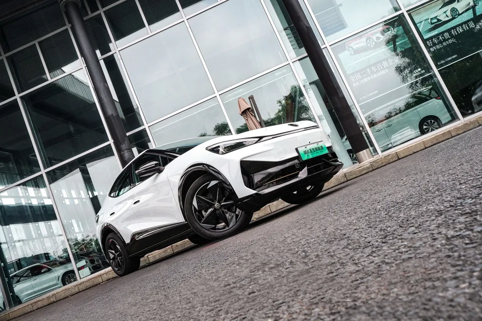 Volkswagen With the crowd06 Ultra facelift with long battery life 2025 — миниатюра 4