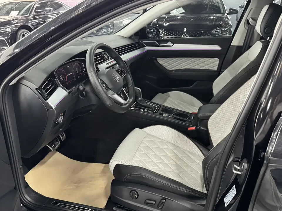 Volkswagen Magotan Magotan 2023 2 million commemorative edition 330TSI DSG luxury model 2024 — миниатюра 3