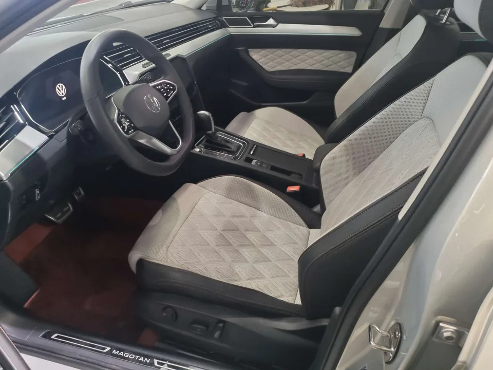 Volkswagen Magotan Magotan 2023 2 million commemorative edition 330TSI DSG luxury model 2023 — миниатюра 3