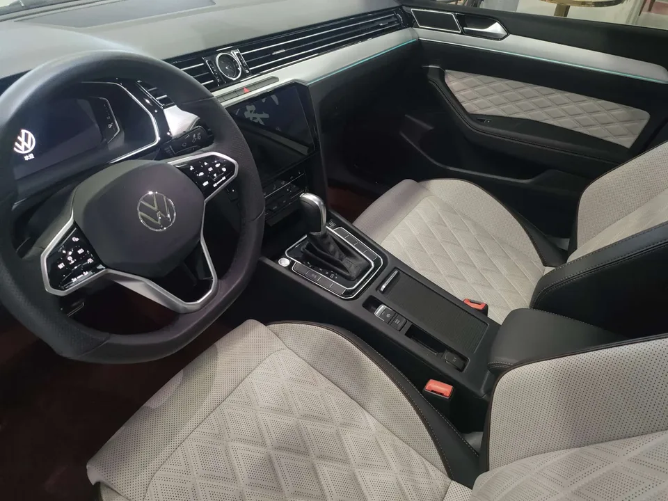 Volkswagen Magotan Magotan 2023 2 million commemorative edition 330TSI DSG luxury model 2023 — миниатюра 4