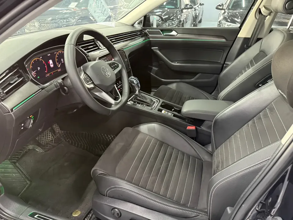Volkswagen Magotan 330TSI DSG 30th Anniversary Edition 2022 — миниатюра 3