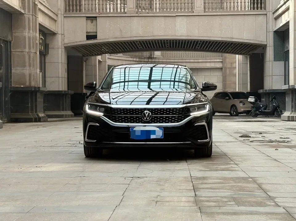 Volkswagen Passat 2023