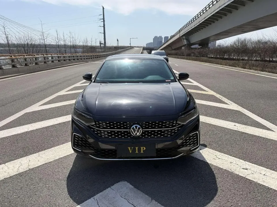 Volkswagen Passat 2023