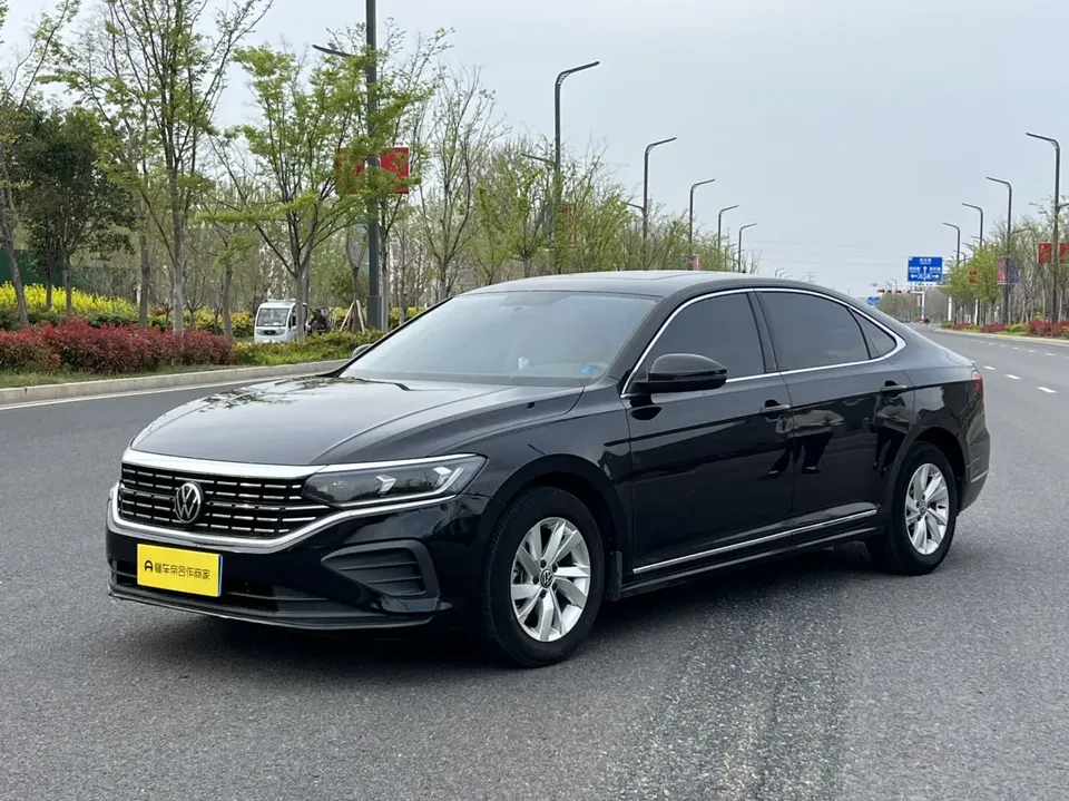 Volkswagen Passat Passat 2022 280TSI Business Edition 2022 — photo 1, buy with delivery to Moscow