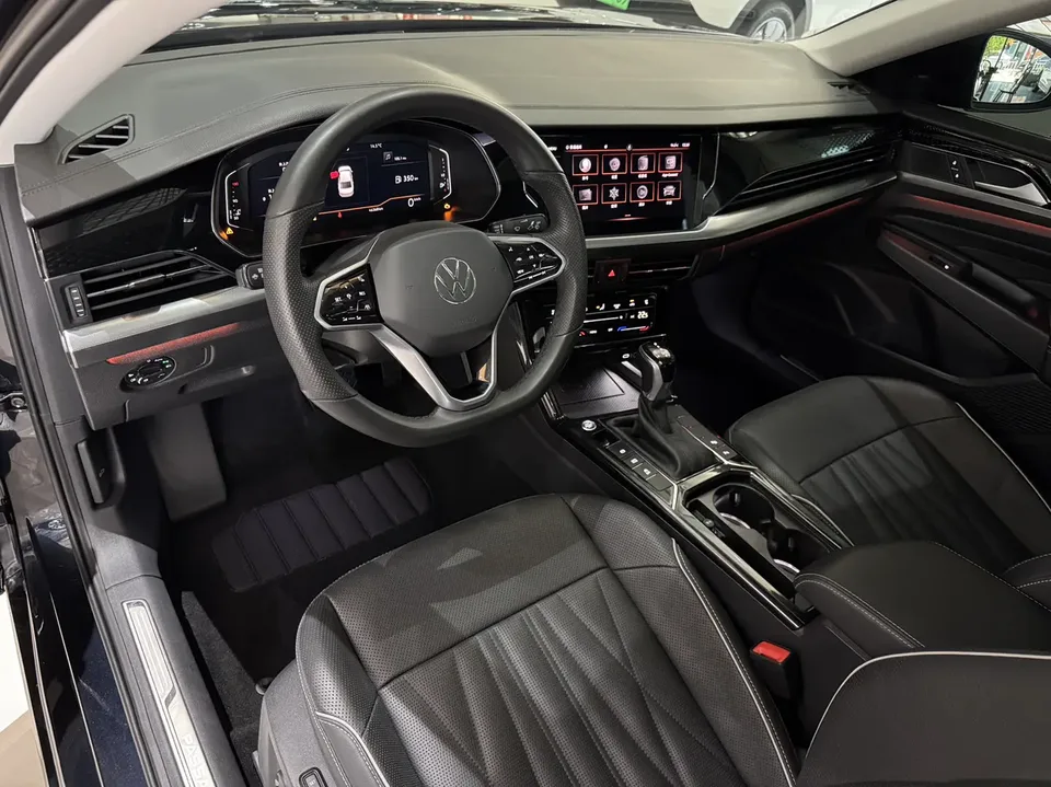 Volkswagen Passat Passat 2022 330TSI Deluxe Edition 2023 — миниатюра 3