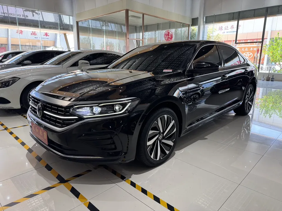 Volkswagen Passat 2023