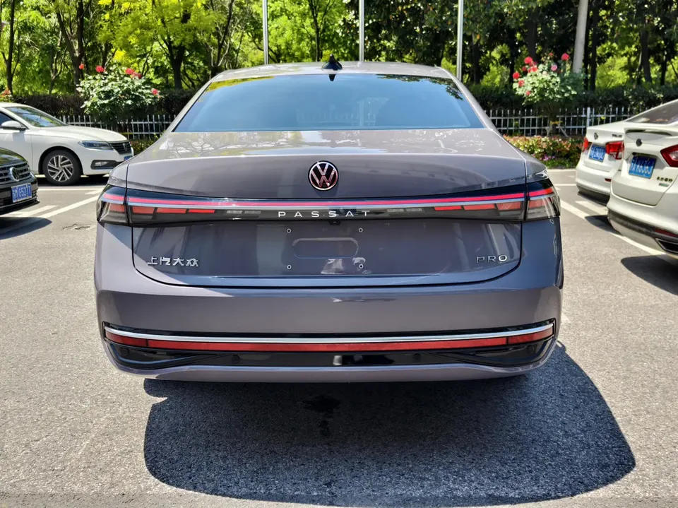Volkswagen Passat Passat 2025 PRO 380TSI Dragon Edition 2024 — миниатюра 2