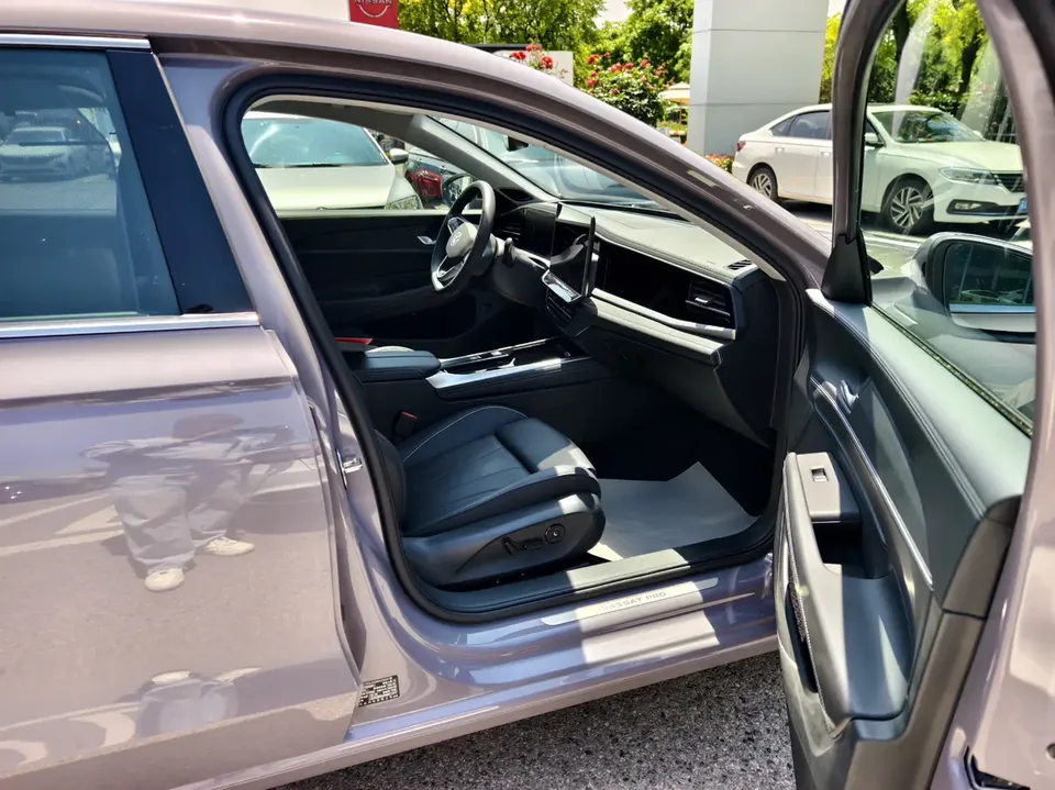 Volkswagen Passat Passat 2025 PRO 380TSI Dragon Edition 2024 — миниатюра 5