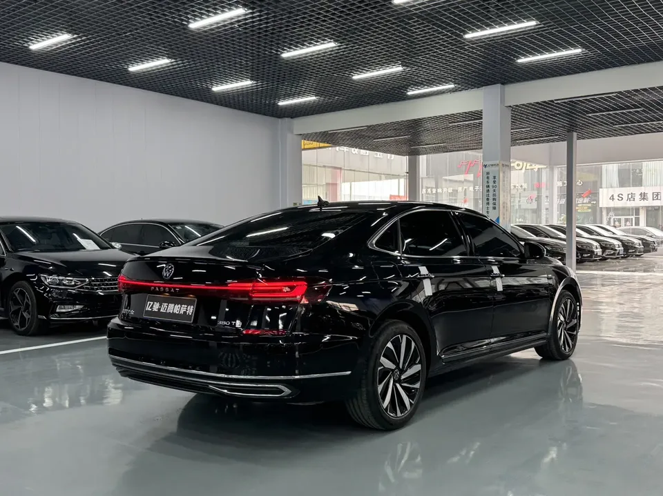 Volkswagen Passat Passat 2025 Outstanding Model 380TSI Dragon Glory Edition 2025 — миниатюра 2