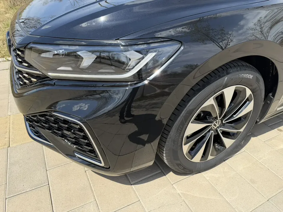 Volkswagen Passat facelift 280TSI Star Elite Edition 2023 — миниатюра 3