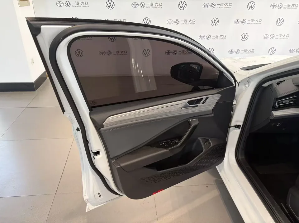 Volkswagen Sagitar 2023 Sagitar 300TSI DSG Beyond Edition 2023 — миниатюра 4