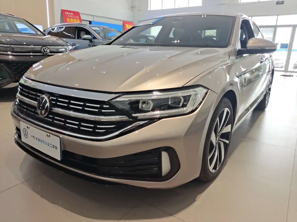 Volkswagen Sagitar 2022