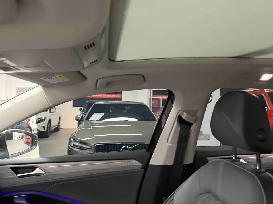 Volkswagen Sagitar 2025 Sagitar 300TSI DSG Beyond Edition 2025 — миниатюра 5