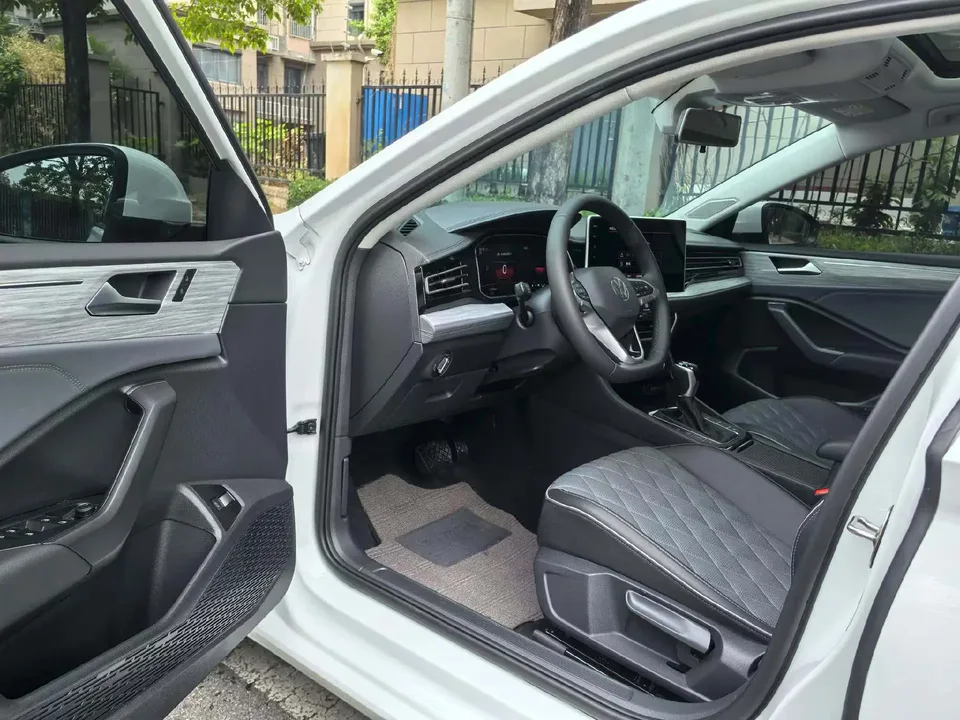 Volkswagen Sagitar Sagitar facelift 300TSI DSG Beyond Edition 2025 — миниатюра 5