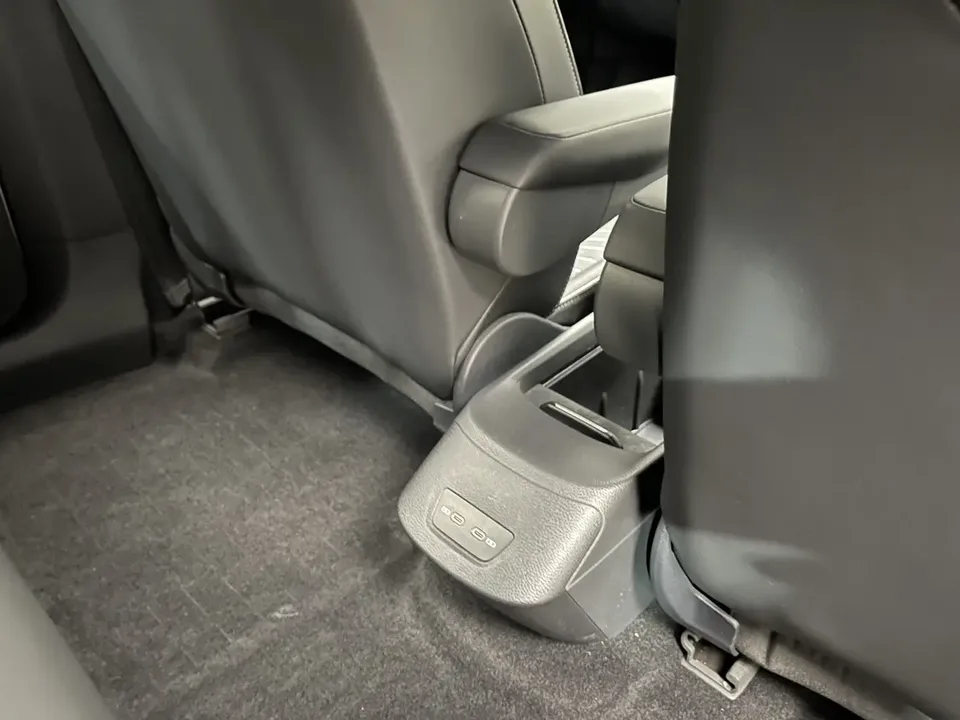Volkswagen ID.3 Outstanding Edition 2024 — миниатюра 3