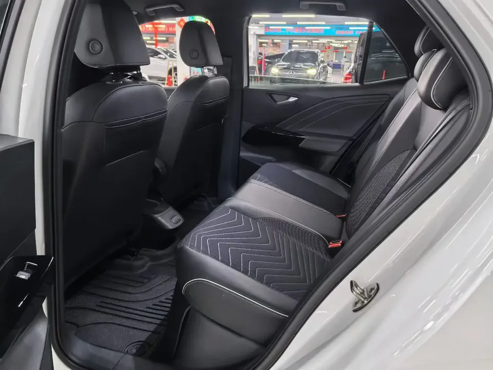 Volkswagen ID.3 Pure Smart Edition 2024 — миниатюра 3