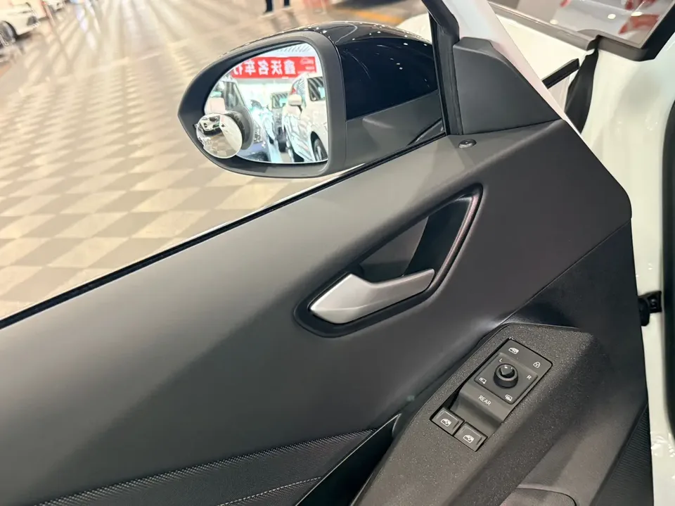 Volkswagen ID.3 Pure Smart Edition 2024 — миниатюра 5
