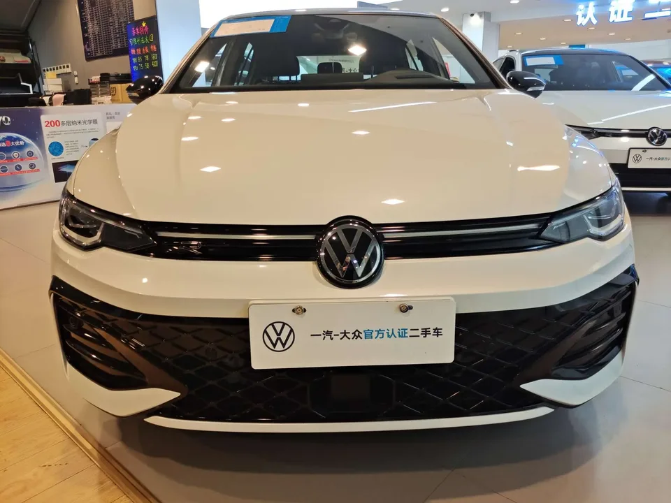 Volkswagen Golf 2024