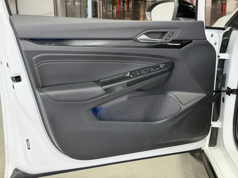 Volkswagen Golf Golf 2023 280TSI DSG Pro 2023 — миниатюра 3