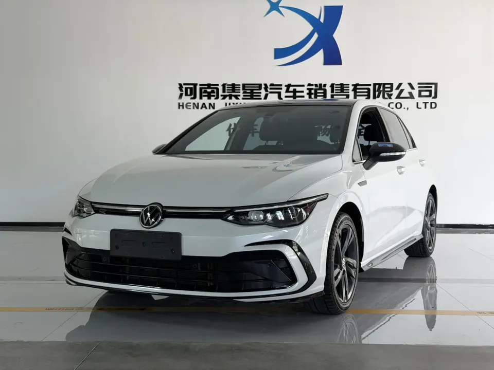 Volkswagen Golf Golf 2023 280TSI DSG Pro 2023 — фото 1, купить с доставкой в Москву
