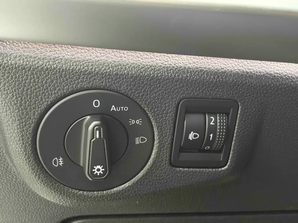 Volkswagen Lavida facelift 1.5L automatic 5 million version 2023 — миниатюра 5