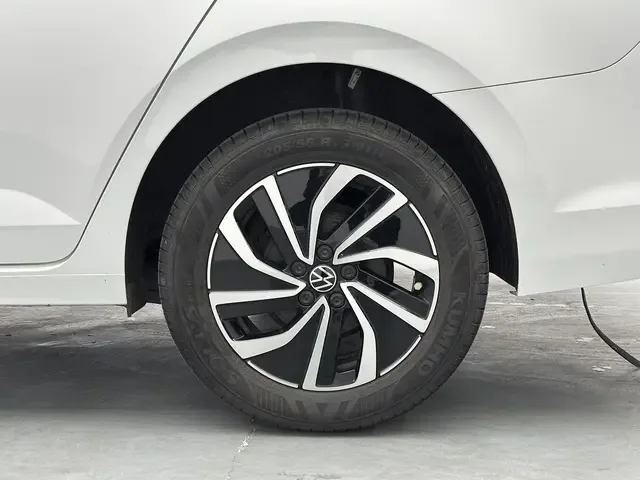 Volkswagen Lavida New 1.5L Automatic New Edition 2024 — миниатюра 5