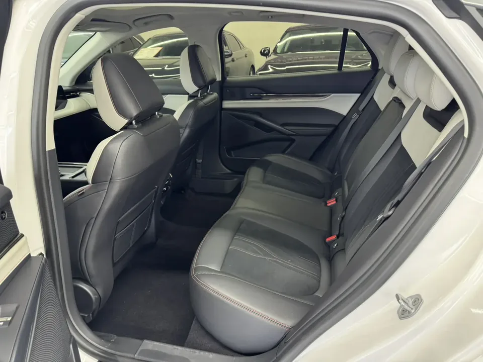 Ford Mondeo Mondeo EcoBoost 245 Extreme Edition 2022 — миниатюра 3