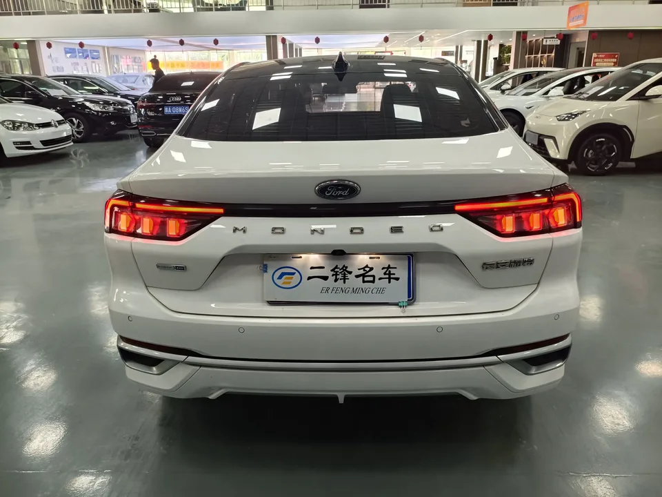 Ford Mondeo facelift EcoBoost 245 luxury model 2023 — миниатюра 2