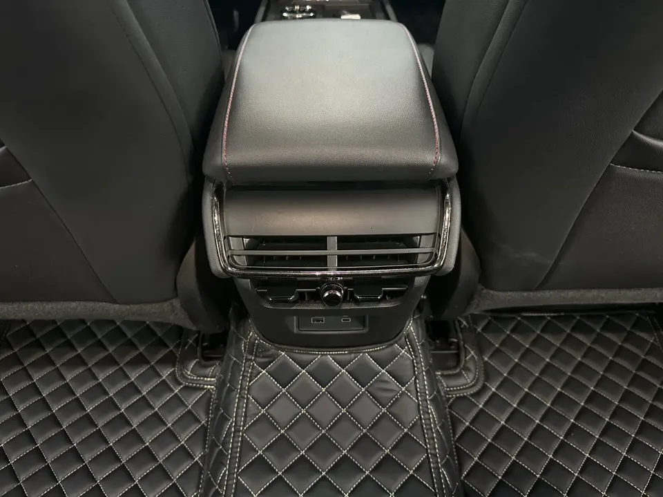 Ford Mondeo Mondeo EcoBoost 180 Luxury 2023 — миниатюра 3