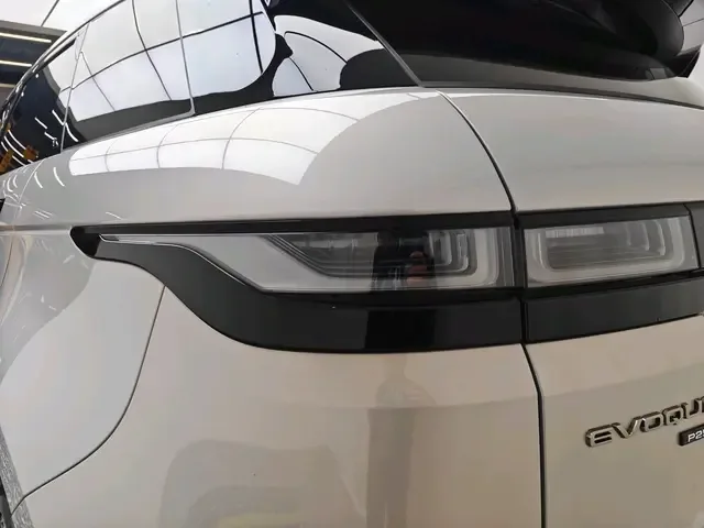 Land Rover Range Rover Evoque Aurora L 249PS R-Dynamic Luxury Edition 2023 — миниатюра 4