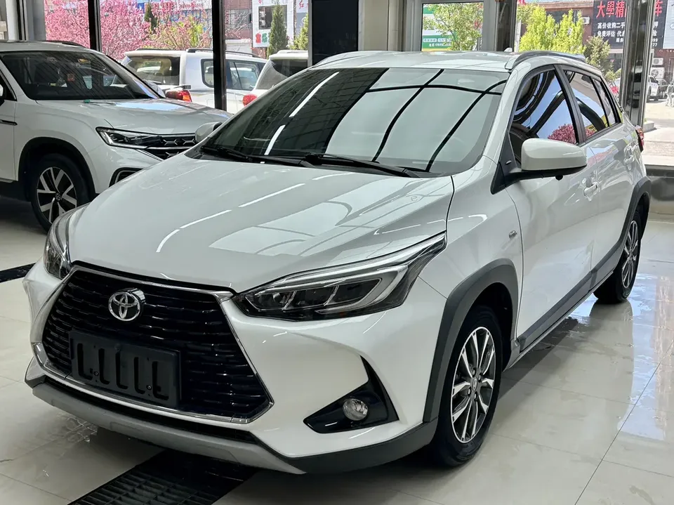 Toyota Yaris L 2023