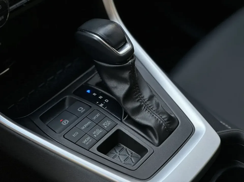 Toyota Willanda 2.0L four-wheel drive luxury PLUS version 2023 — миниатюра 5