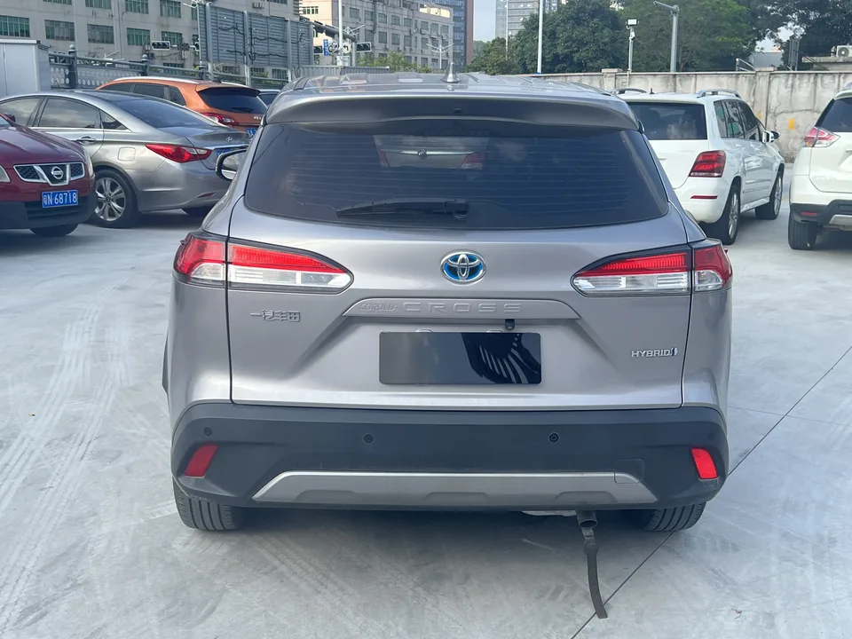 Toyota CorollaCross 2.0L Smart Electric Hybrid Dual Engine Elite Edition 2023 — миниатюра 2