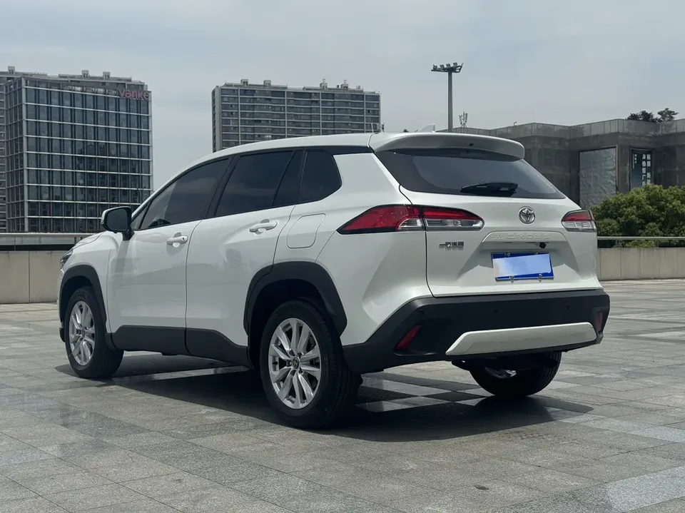 Toyota CorollaCross 2.0L CVT Ultimate Edition 2024 — миниатюра 2