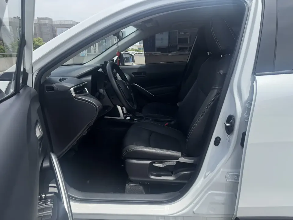 Toyota CorollaCross 2.0L CVT Ultimate Edition 2024 — миниатюра 5