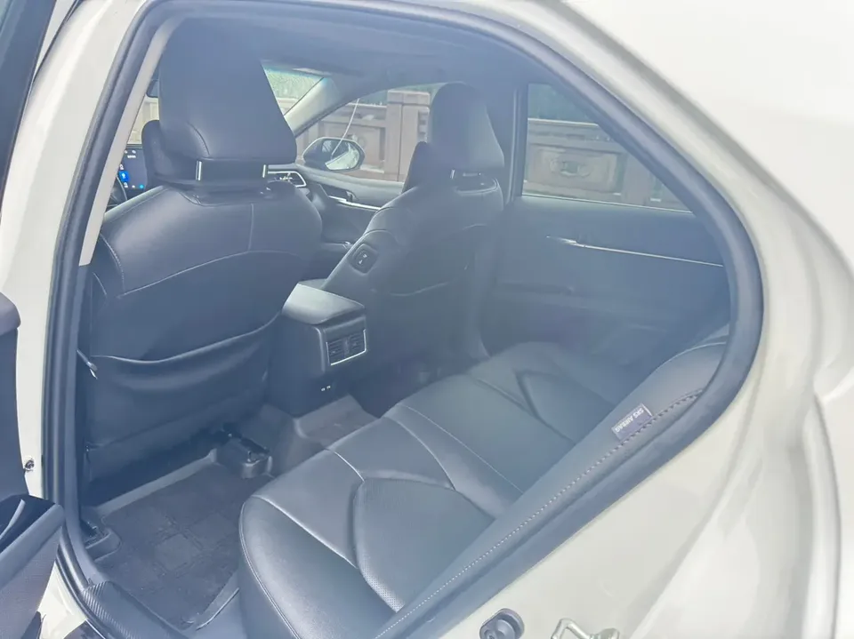 Toyota Camry 2.0G Deluxe Edition 2022 — миниатюра 3