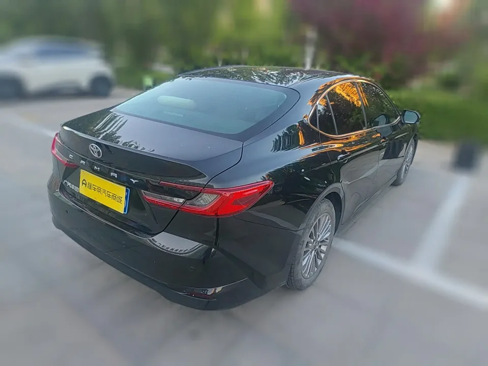 Toyota Camry 2.0E Elite Edition 2025 — миниатюра 3