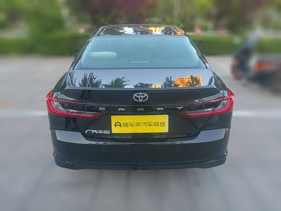 Toyota Camry 2.0E Elite Edition 2025 — миниатюра 4