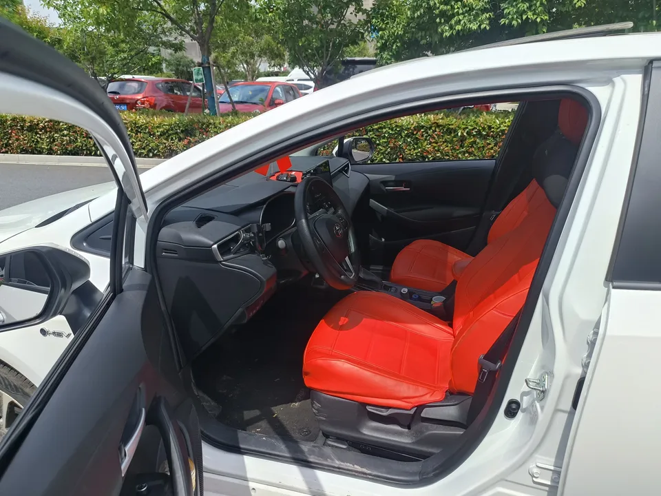 Toyota Levin Levin Hybrid 1.8L Knight Edition 2025 — миниатюра 3